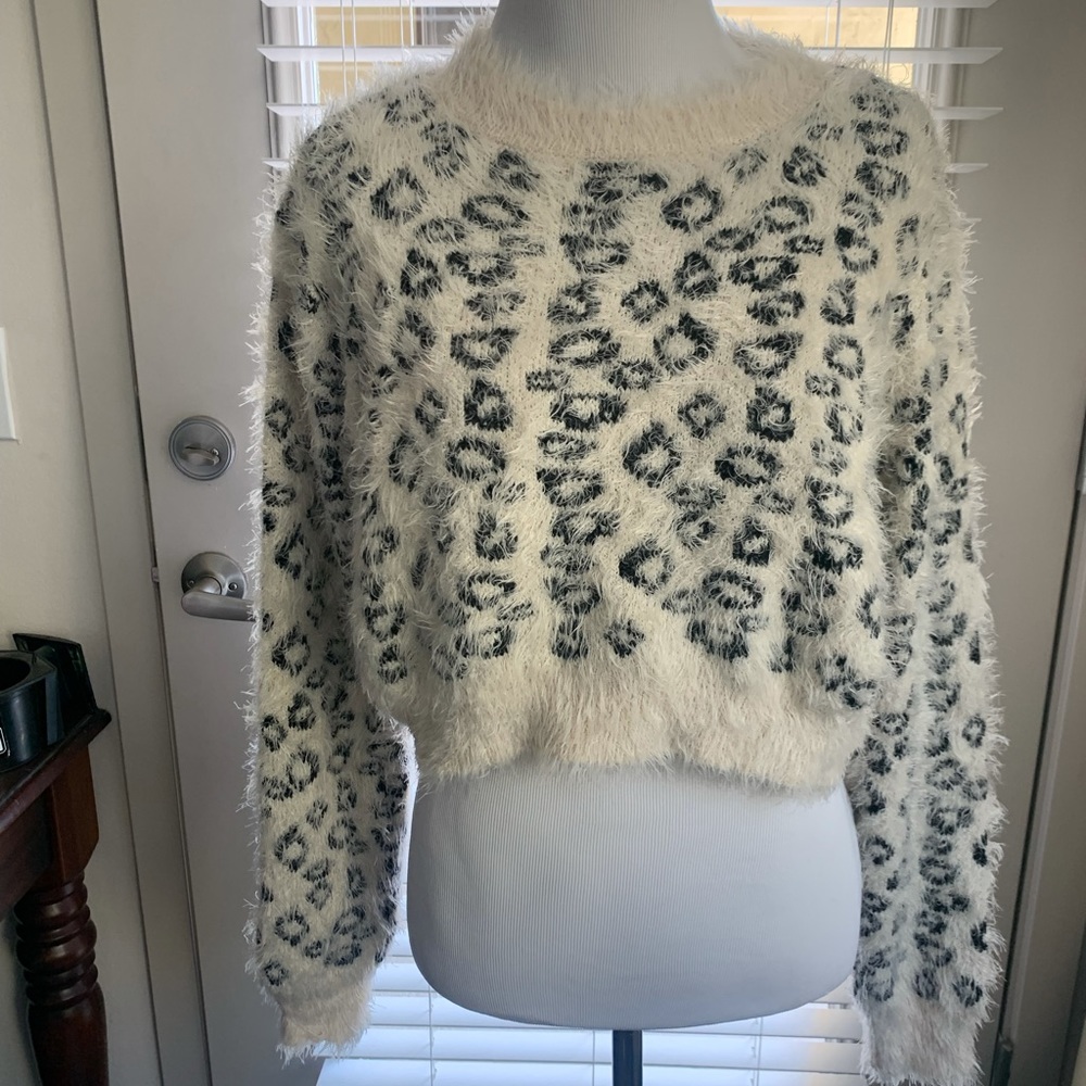 Kendall & Kylie Fuzzy Leopard Print Sweater